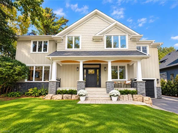 407 Maple Grove Dr, Oakville, ON L6J 4V8