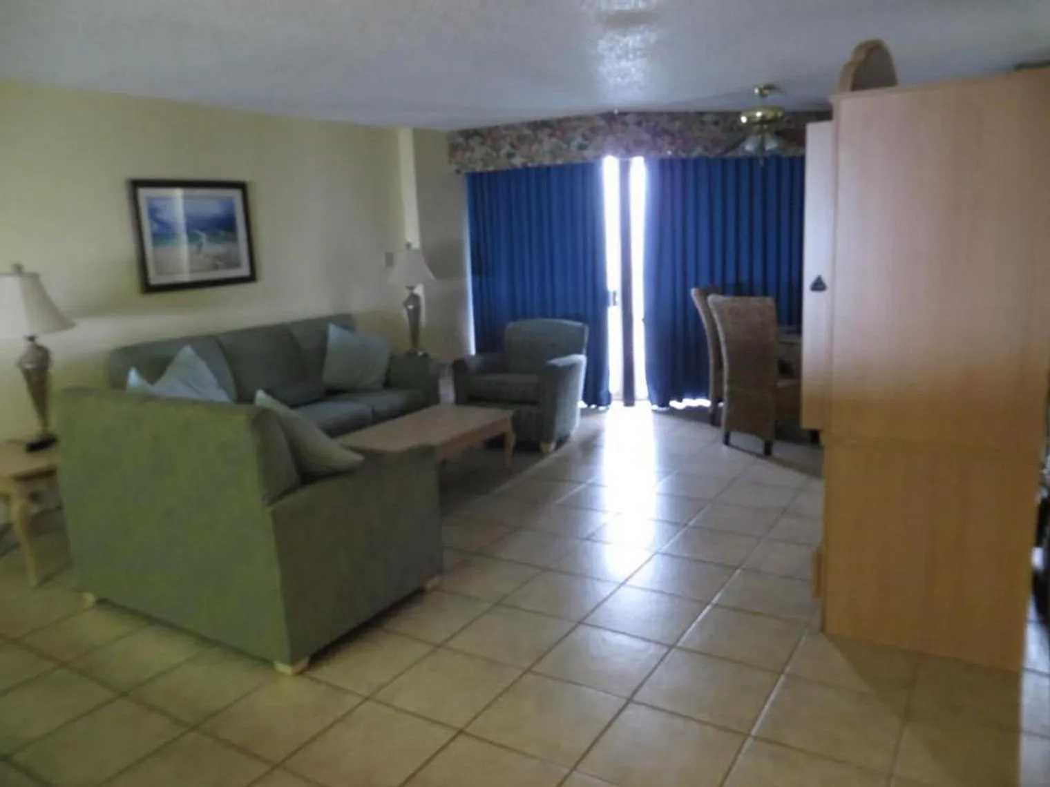 1 bed, 1.0 bath, 807 sqft, $8,825 — Photo 2
