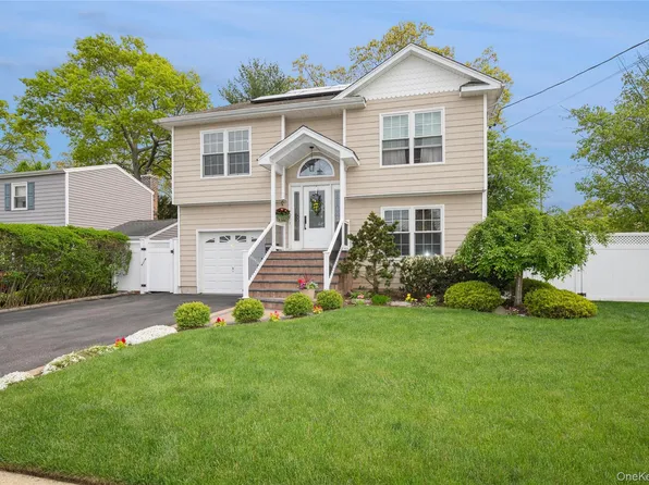 30 Baltimore Avenue, Massapequa, NY 11758