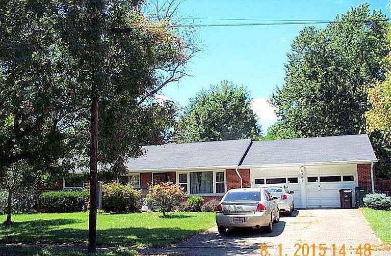 1st image of 8261 Woodbine Ave