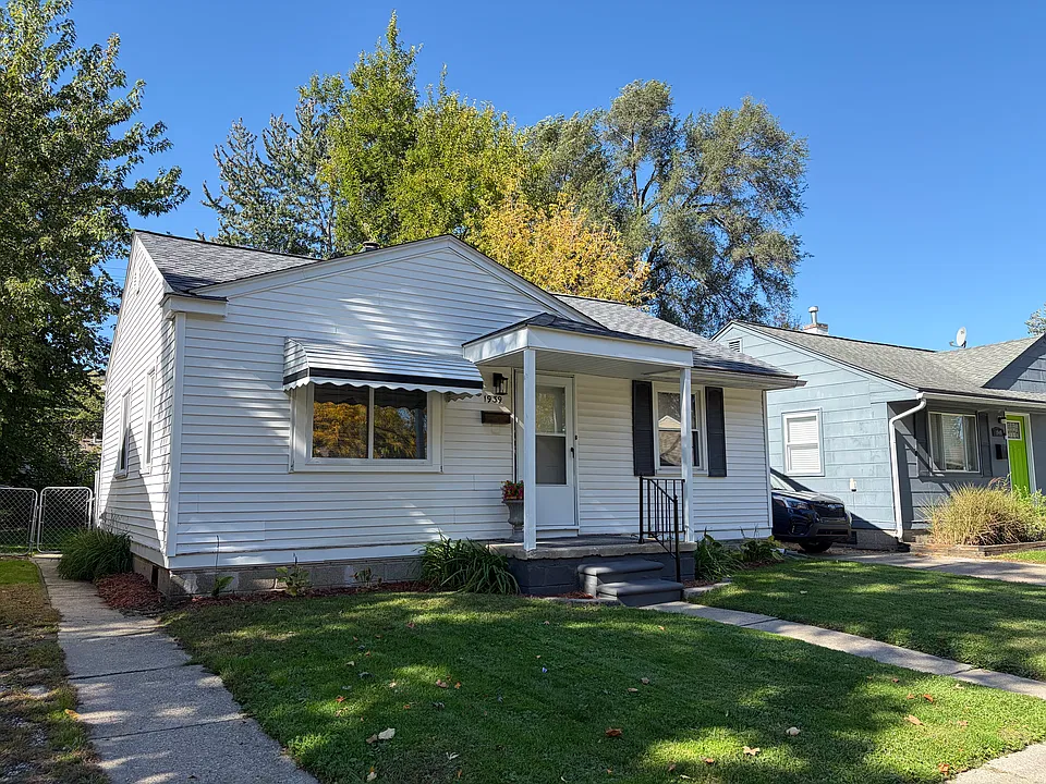 1939 Almont St