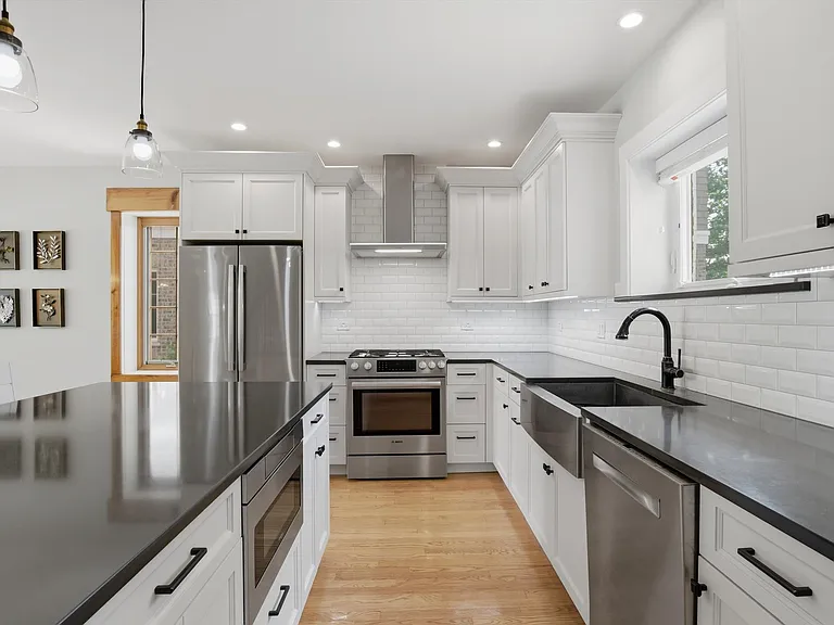 822 S Chester Ave — Photo 11