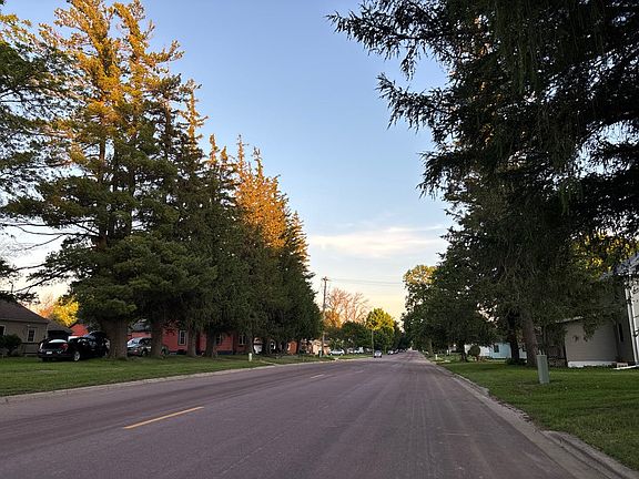 4th image of 807 10th St N