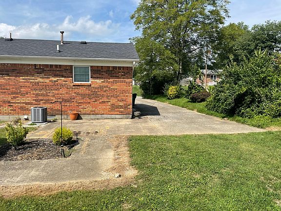 Backyard seating area (renters are welcome to plant/decorate)