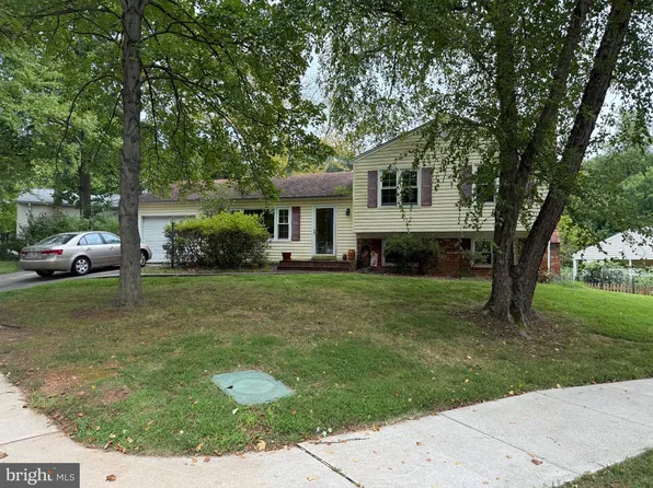 1420 Gerard St, Rockville, MD 20850