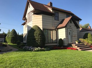 1106 7th St NE, Devils Lake, ND 58301