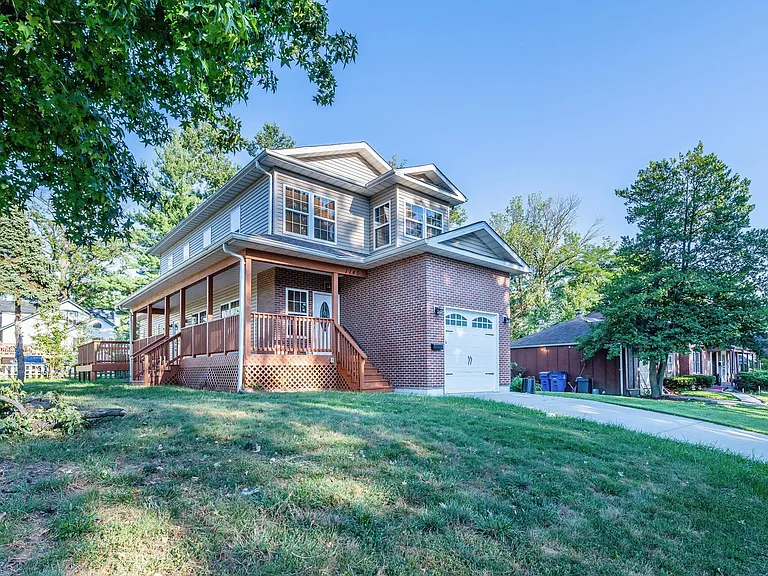 1140 Collingwood Dr — Photo 1