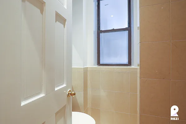 Rented by REZI | media 15