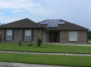 2600 Sand Bar Ln, Marrero, LA 70072