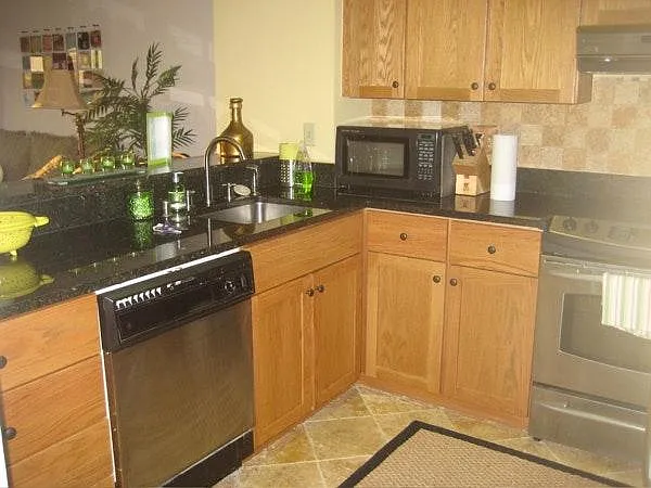 900 N Stafford Street — Photo 3
