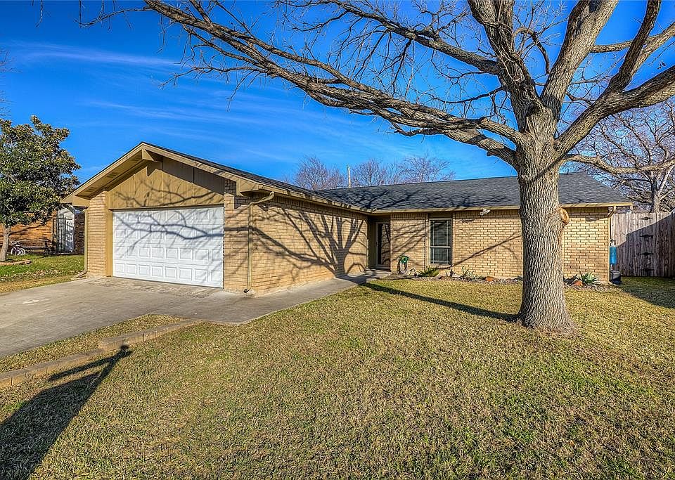 1st image of 3517 Chamberland Dr