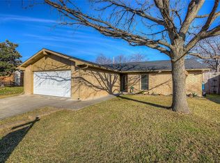 3517 Chamberland Dr, Arlington, TX 76014