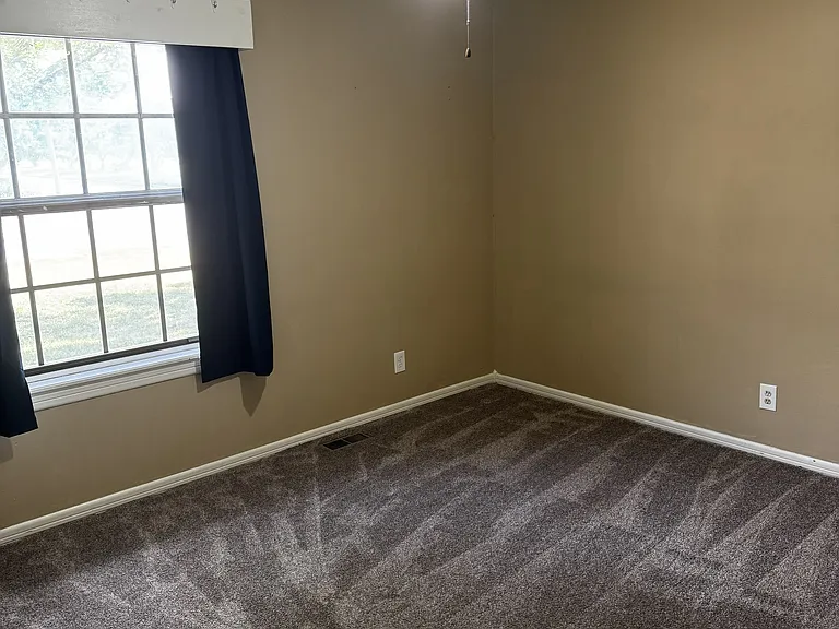 5702 Kentford Cir — Photo 10