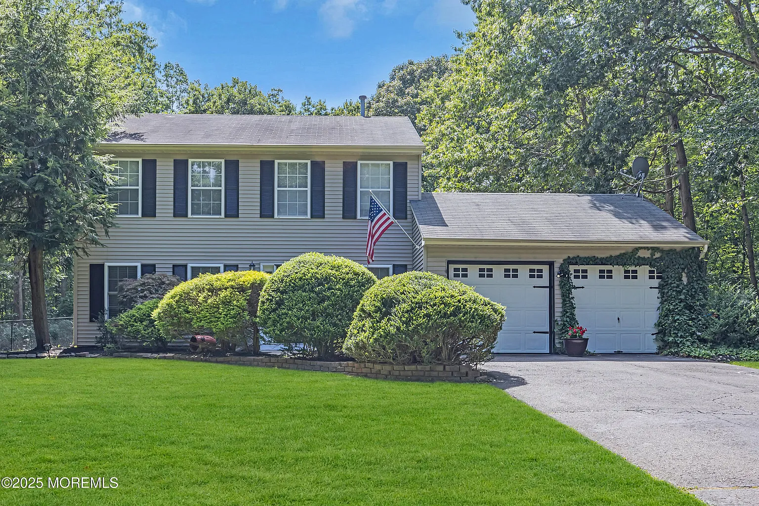 1 Ironwood Court photo 1