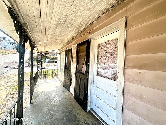 3rd image of 1815 14th Ave