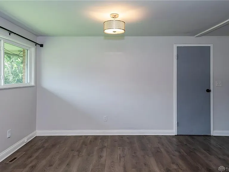 4517 Winchester Dr — Photo 12