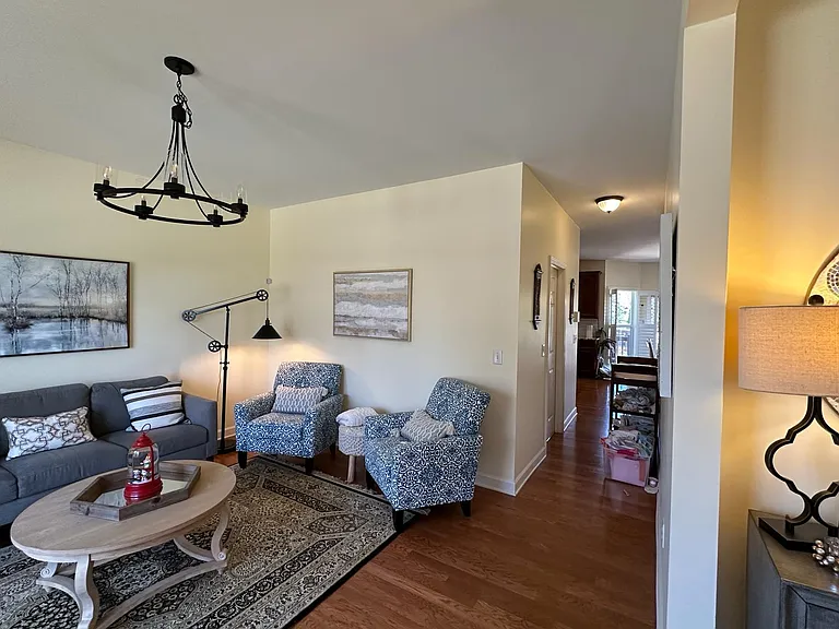 1110 Waverly Pl — Photo 30