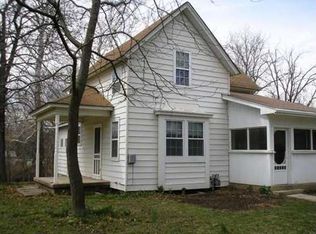 423 10th St, Baldwin City, KS 66006