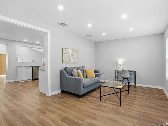 5th image of 710 Northstar Dr