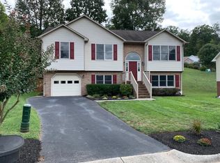 7915 Layne Ct, Roanoke, VA 24019