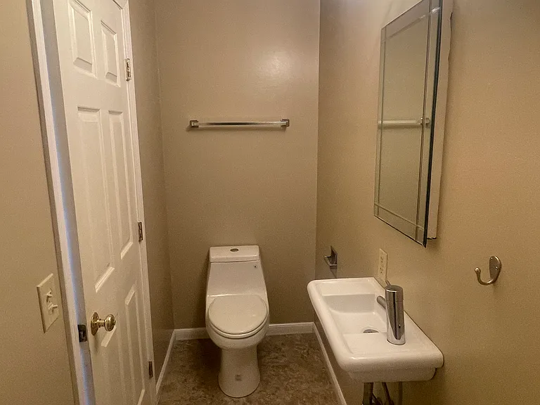 1412 Slater St — Photo 5
