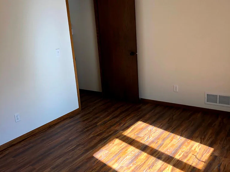 4685 Lindbergh Dr — Photo 11