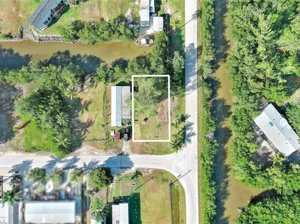 104 Egret LN, EVERGLADES CITY, FL 34139