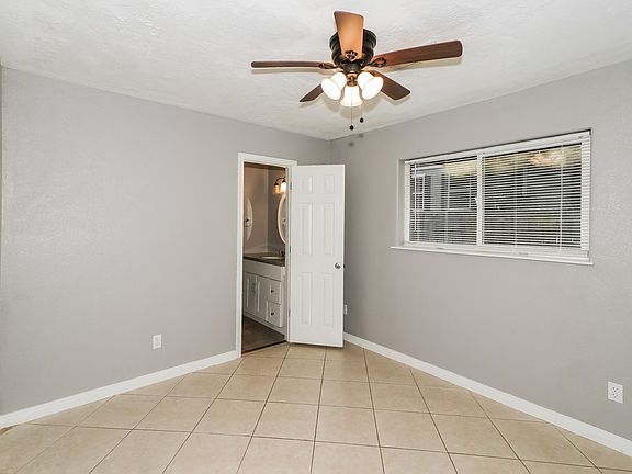 2nd image of 1303 W Phillips St #1303