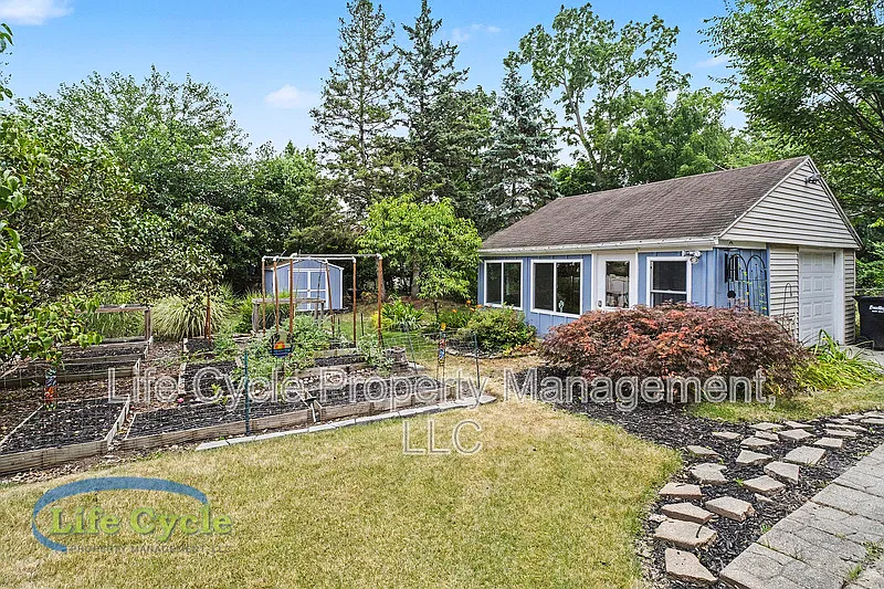 2052 Collingwood Ave SW
