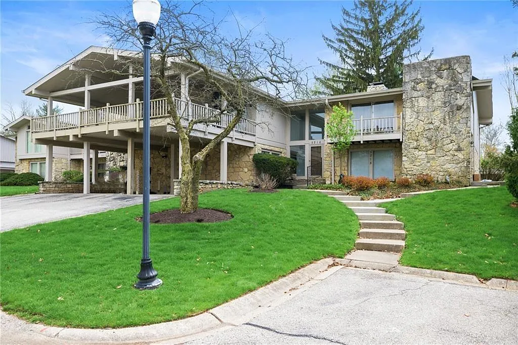 5218 Nob Ln photo 1