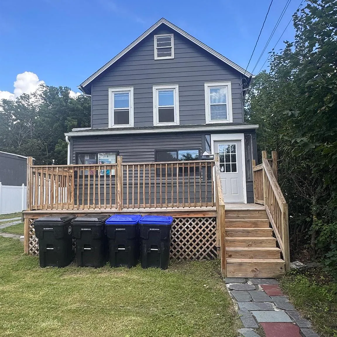 3 bed, 1.0 bath, 1232 sqft, $2,300 — Photo 1