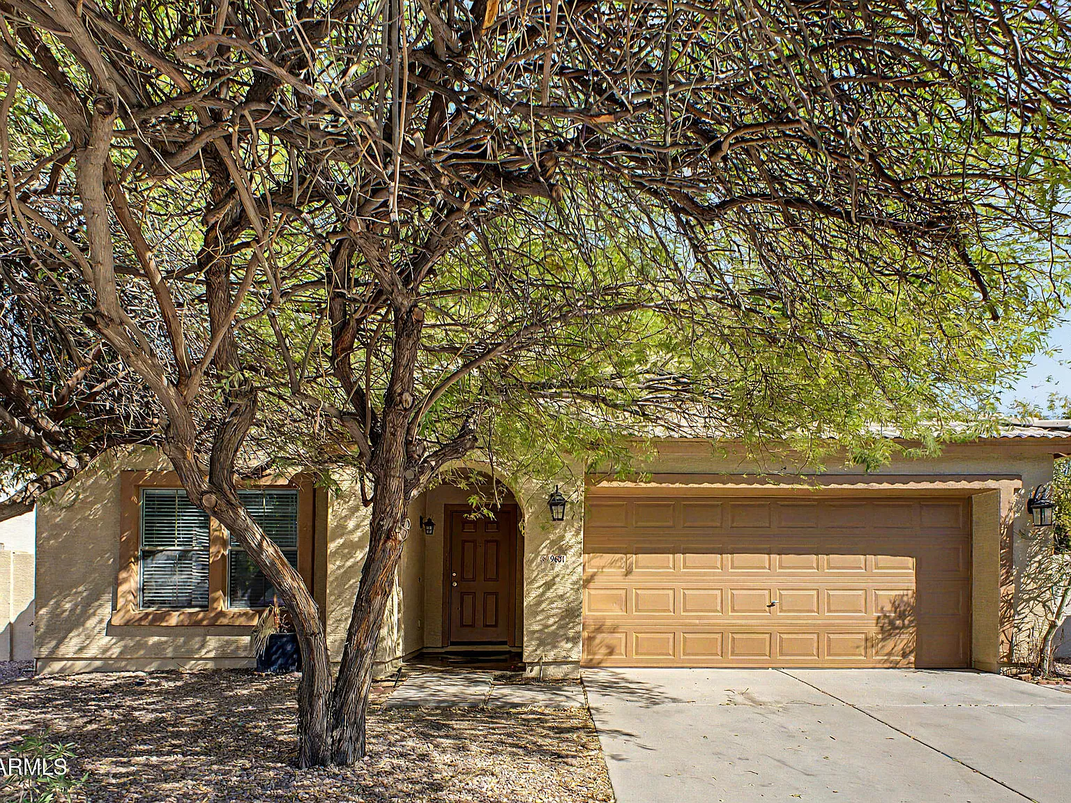 4 bed, 2.0 bath, 2046 sqft, $2,500 — Photo 2