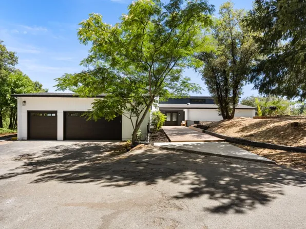 16000 Sunrise Watch Rd, Auburn, CA 95603