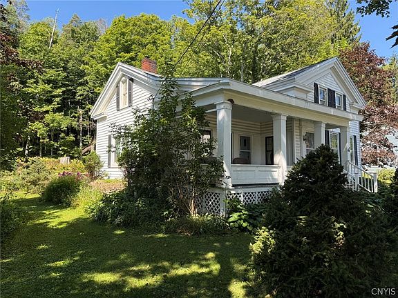 4th image of 9649 Main St