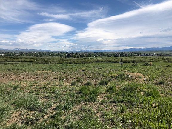 4th image of 1364 Wildhorse Cir