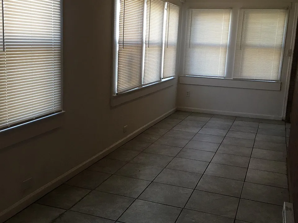 4943 Penn St #1B