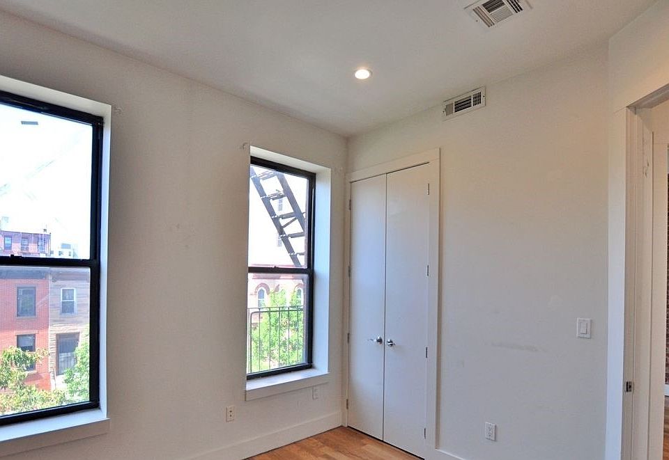 2nd image of 332 Hart St APT 2F