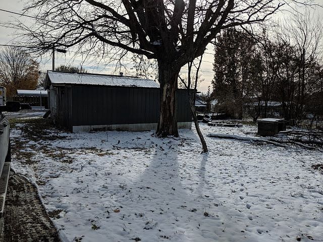 2nd image of 901 W 4th St