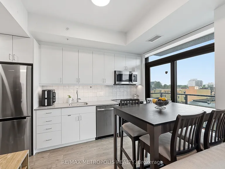 223 Princess St #709 — Photo 3