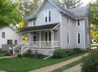 204 S 3rd St, Oregon, IL 61061