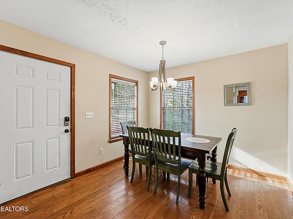 3rd image of 2813 Forrest Way