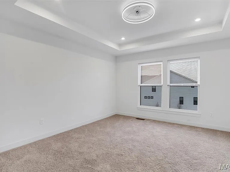 306 Indigo Ct — Photo 24