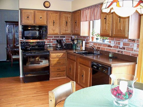 Updated Kitchen, Sliders to Deck