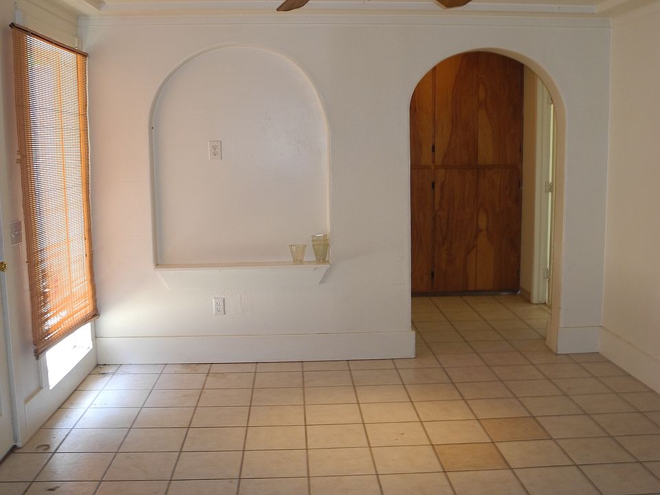 2nd image of 4931 Jackson St