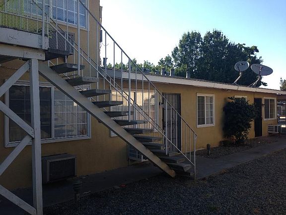 2nd image of 3720 E Clay Ave APT D