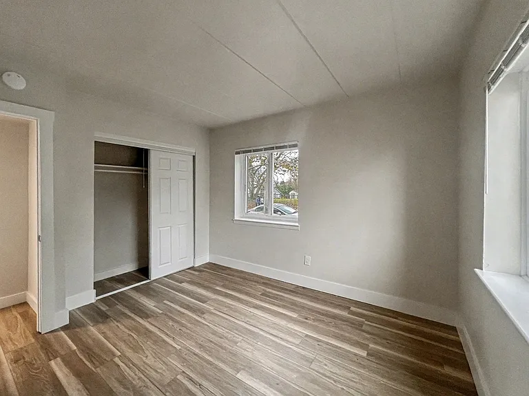 8 Midland Rd — Photo 6