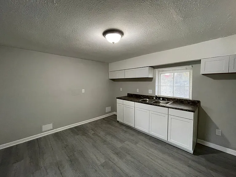 East Ridge Apartments — Photo 14
