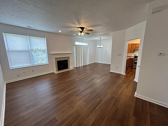 2nd image of 6306 Bishops Pond Ln