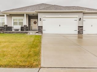 4465 Brook Dr, Bellevue, NE 68123