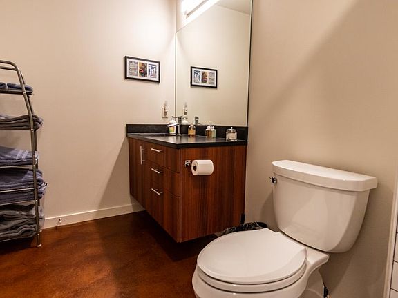 5th image of 1200 Olympic Way W Unit B